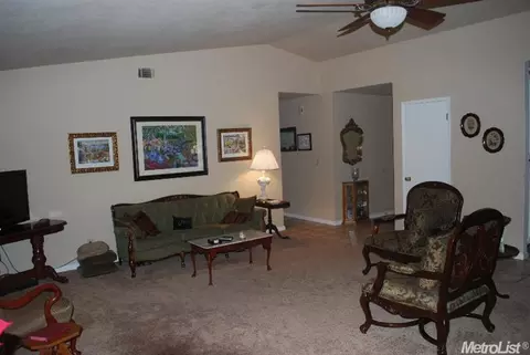 2105 Sunny Oak Ct, Modesto, CA 95355 photo 5