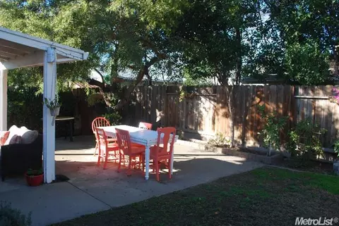 2105 Sunny Oak Ct, Modesto, CA 95355 photo 18