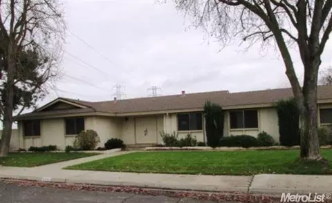 3932 Crocus Dr, Modesto, CA 95356 photo 1