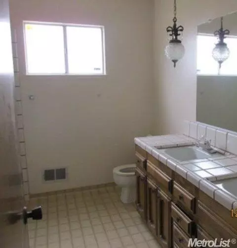3932 Crocus Dr, Modesto, CA 95356 photo 8