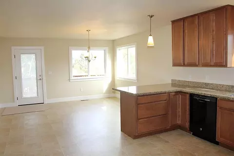 138 Center St, Jackson, CA 95642 photo 4