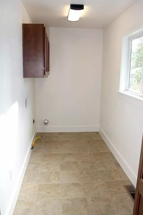 138 Center St, Jackson, CA 95642 photo 5