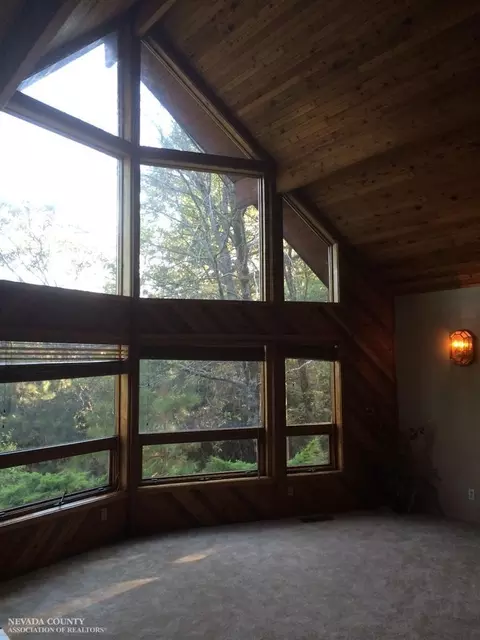 Undisclosed, Grass Valley, CA 95945 photo 4