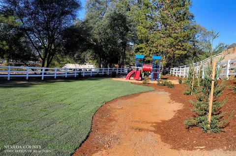 21724 Cascade Crossing Rd, Grass Valley, CA 95949 photo 8