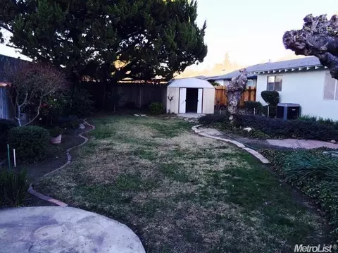 2713 Warwick Ln, Modesto, CA 95350 photo 12