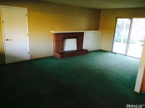 2713 Warwick Ln, Modesto, CA 95350 photo 3