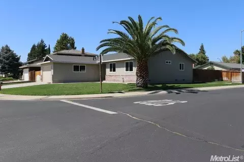 1265 Sprague St, Manteca, CA 95336 photo 2