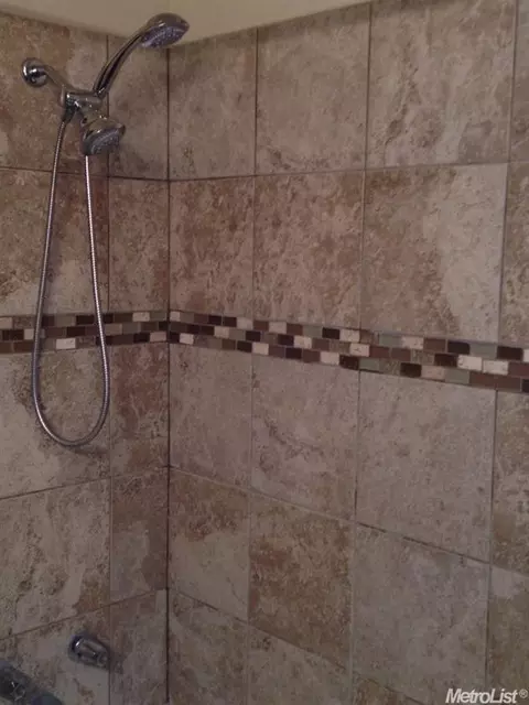 1214 Multnomah Dr, Modesto, CA 95350 photo 12