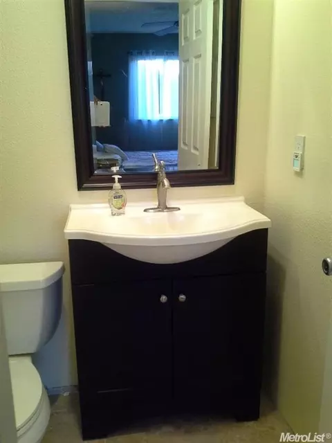 1008 Sanchez Way, Modesto, CA 95358 photo 9
