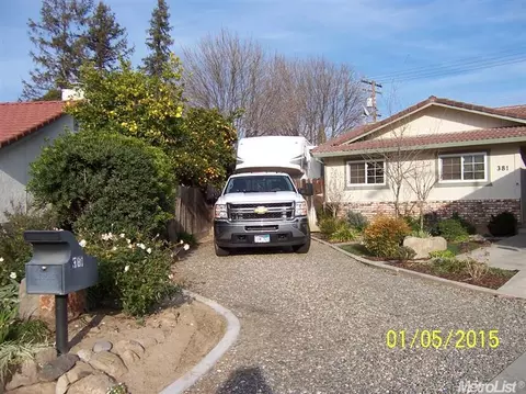 381 Bruce Ln, Turlock, CA 95382 photo 2