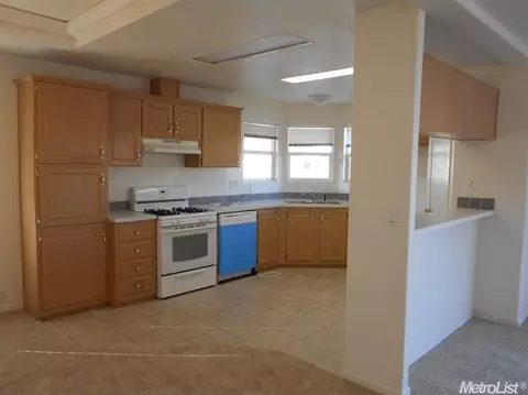 306 Lee, Turlock, CA 95380 photo 4