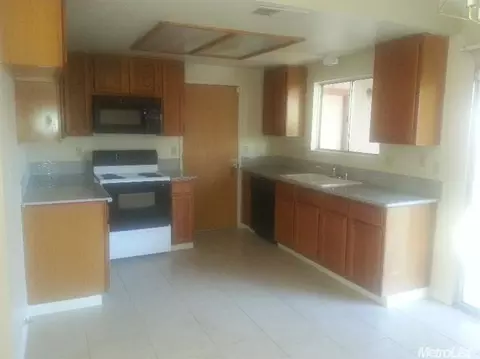 1901 Boise, Modesto, CA 95358 photo 4