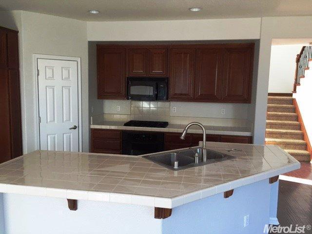 1003 Lucio St, Manteca, CA 95336 photo 4