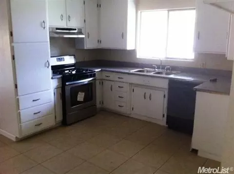 1232 Collier Ave, Modesto, CA 95350 photo 4