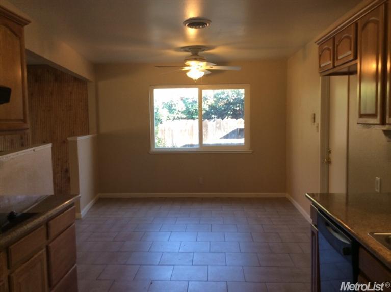 205 Bruce Ct, Modesto, CA 95350 photo 6