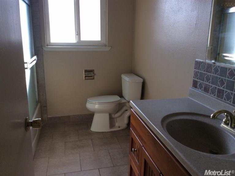205 Bruce Ct, Modesto, CA 95350 photo 9