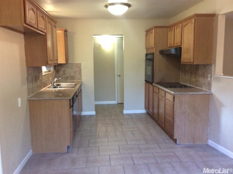 205 Bruce Ct, Modesto, CA 95350 photo 5