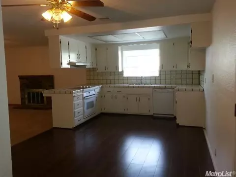 671 Carson Ave, Manteca, CA 95337 photo 3