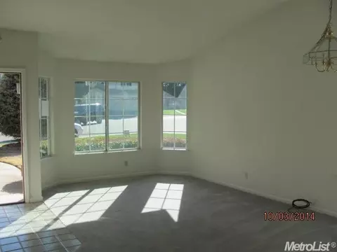 8433 Solitude Ct, Antelope, CA 95843 photo 2