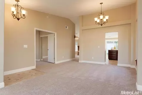 8221 Pinefield Dr, Antelope, CA 95843 photo 5