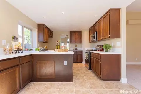 8221 Pinefield Dr, Antelope, CA 95843 photo 9