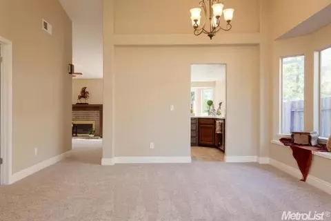8221 Pinefield Dr, Antelope, CA 95843 photo 4