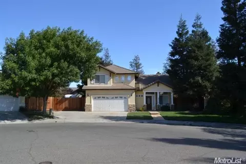 1060 Button Ct, Turlock, CA 95382 photo 2