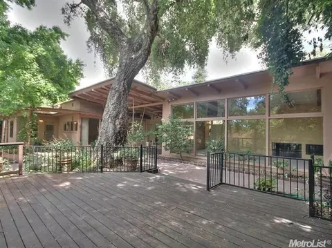 813 Edgebrook Dr, Modesto, CA 95354 photo 1