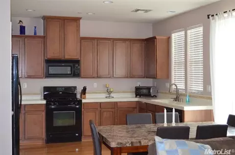677 Equinox Loop, Lincoln, CA 95648 photo 2