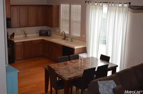 677 Equinox Loop, Lincoln, CA 95648 photo 3