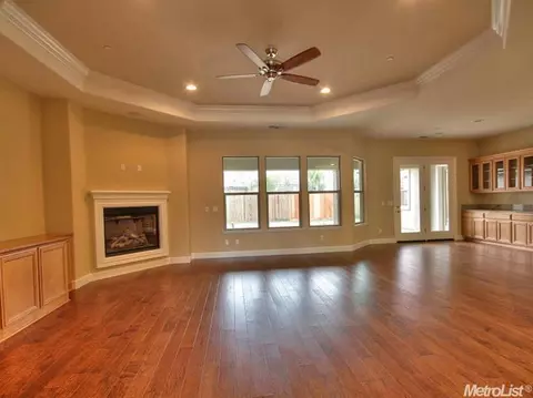853 Hawes Ln, Ripon, CA 95366 photo 8