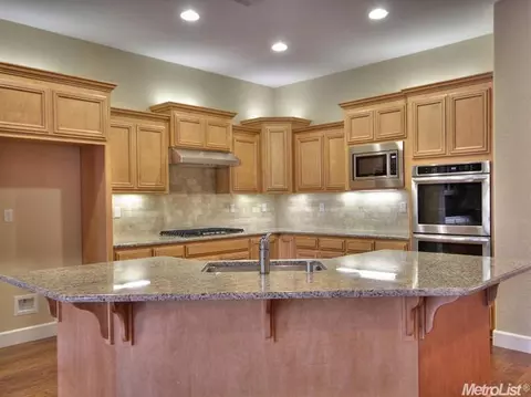 853 Hawes Ln, Ripon, CA 95366 photo 3
