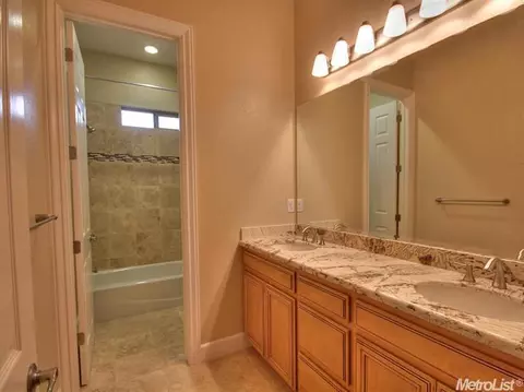 853 Hawes Ln, Ripon, CA 95366 photo 10