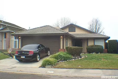 712 Cedar Flat Dr, Galt, CA 95632 photo 1