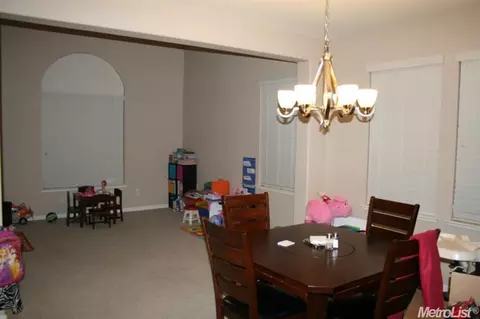 4229 Reunion Ct, Modesto, CA 95356 photo 2