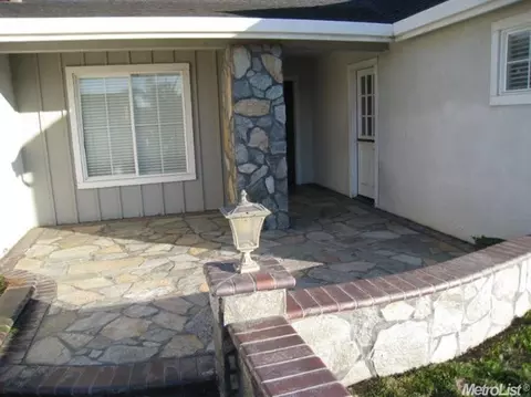 1584 Laurelbrook Dr, Tracy, CA 95377 photo 2