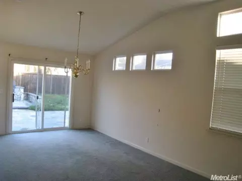 1584 Laurelbrook Dr, Tracy, CA 95377 photo 4