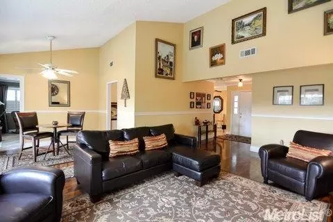 958 Pebble Way, Manteca, CA 95336 photo 3