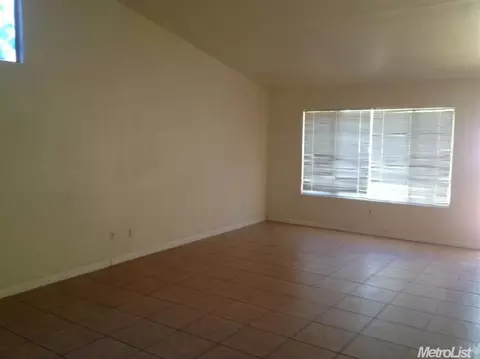 3520 Anniston Ct, Modesto, CA 95357 photo 2