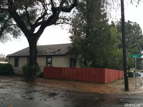 28 3rd St, Galt, CA 95632 photo 2