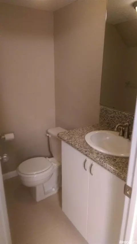 7625 Roberta Ln, Antelope, CA 95843 photo 9