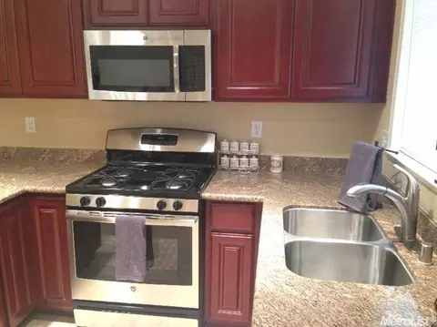 317 Berlin Way, Patterson, CA 95363 photo 6