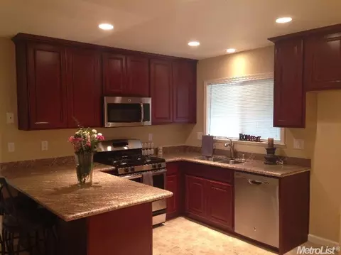 317 Berlin Way, Patterson, CA 95363 photo 5