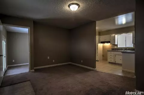1718 Denver St, Modesto, CA 95358 photo 4