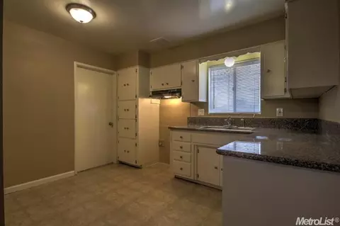1718 Denver St, Modesto, CA 95358 photo 9