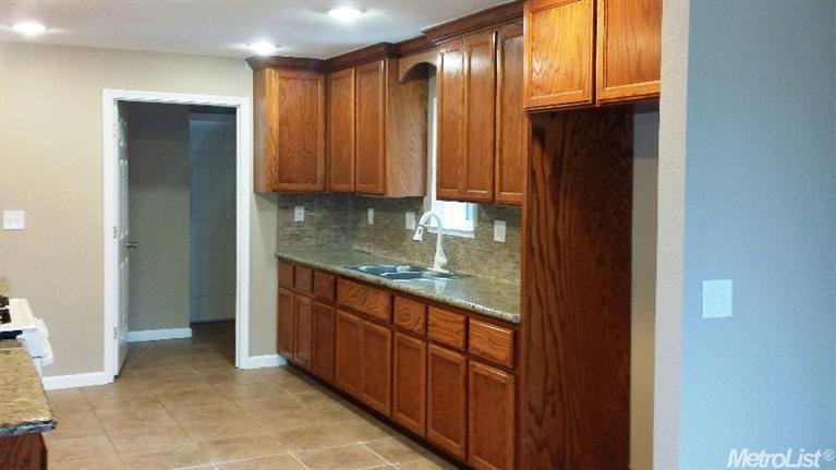 718 Souza Ave, Modesto, CA 95351 photo 9