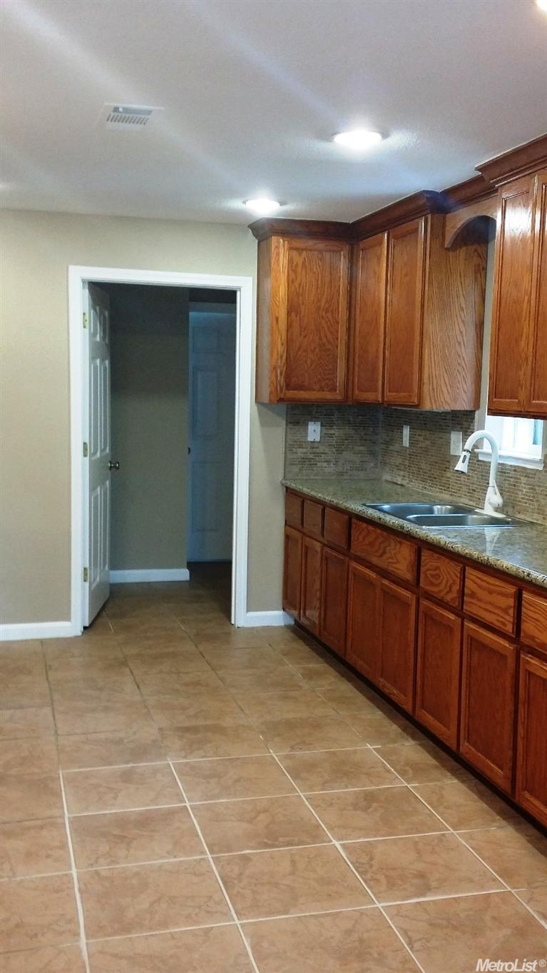 718 Souza Ave, Modesto, CA 95351 photo 8