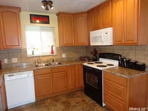 2013 Estep Dr, Modesto, CA 95350 photo 9