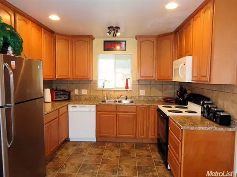 2013 Estep Dr, Modesto, CA 95350 photo 8