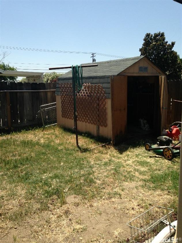 3909 Woodview Dr, Ceres, CA 95307 photo 11